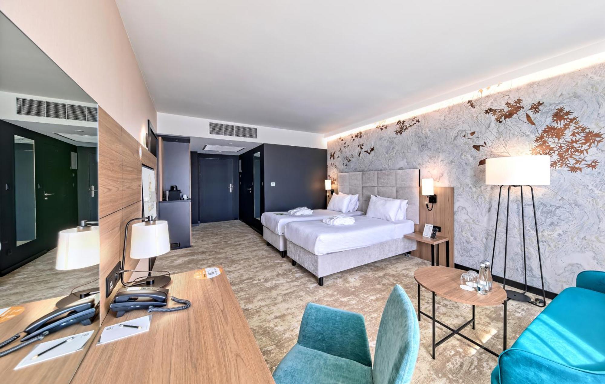 Focus Hotel Premium Warszawa ภายนอก รูปภาพ